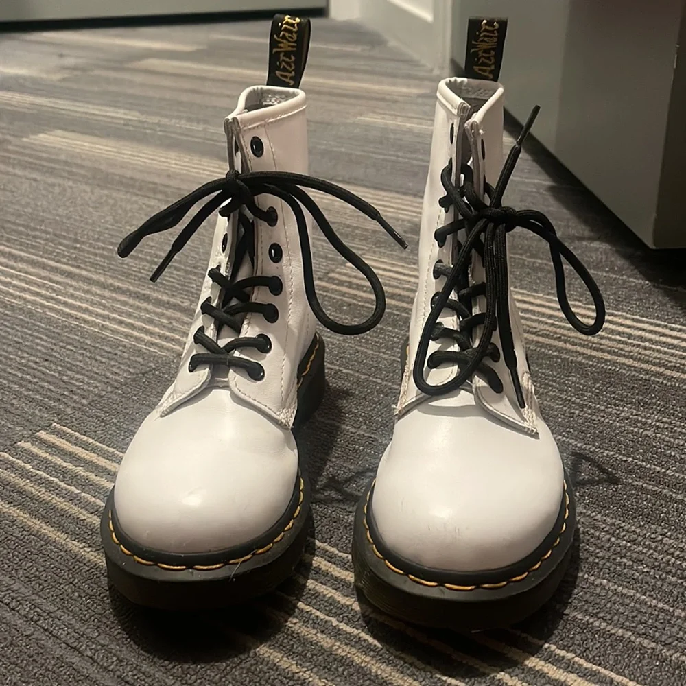 WHITE DR MARTENS BOOTS SIZE 6 - Picture 2 of 6